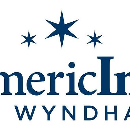 Americinn By Wyndham Oshkosh Kültér fotó