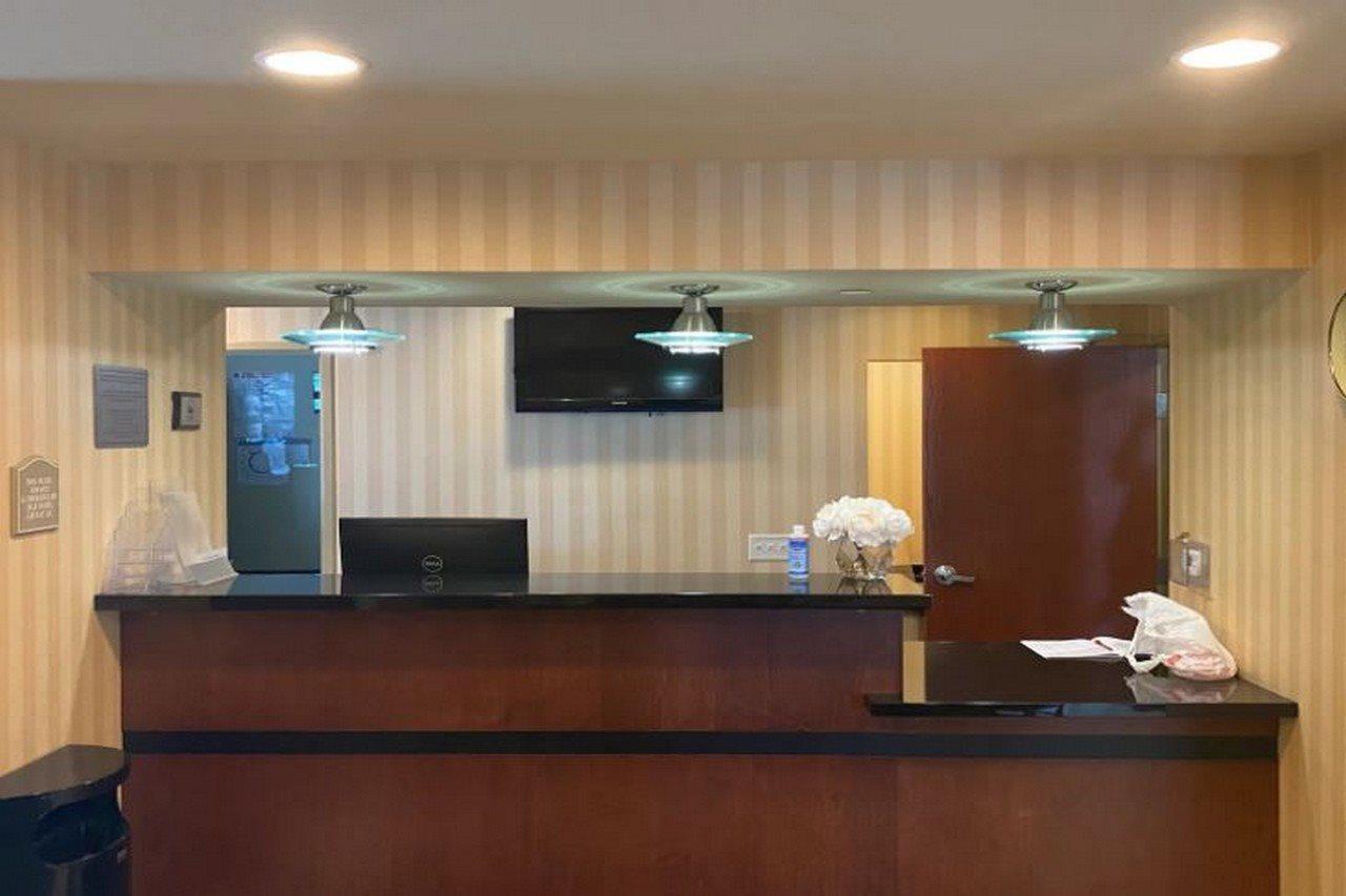 Americinn By Wyndham Oshkosh Kültér fotó