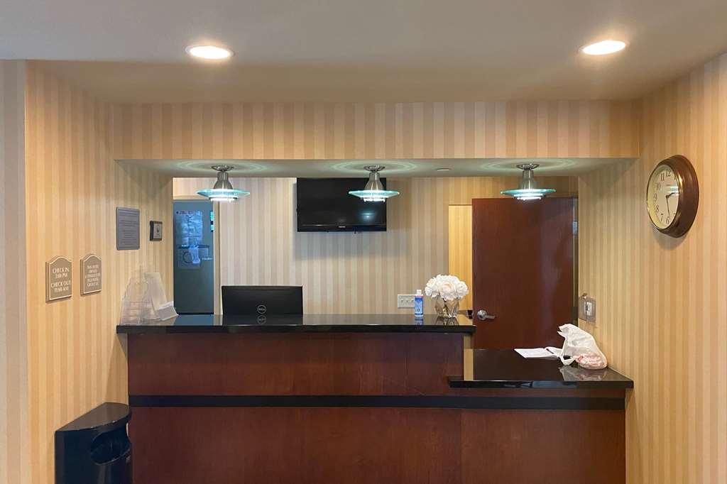 Americinn By Wyndham Oshkosh Kültér fotó
